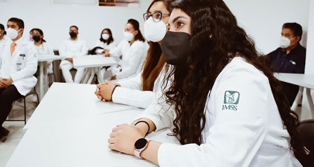IMSS contrata a 2 mil 621 médicos especialistas; 18% de plazas