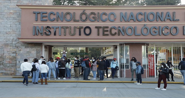 Estudiantes del ITP bloquean entrada, exigen clases presenciales