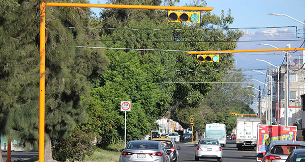 Mejorar semaforización y revisar velocidad en calles, pide Puebla Vigila