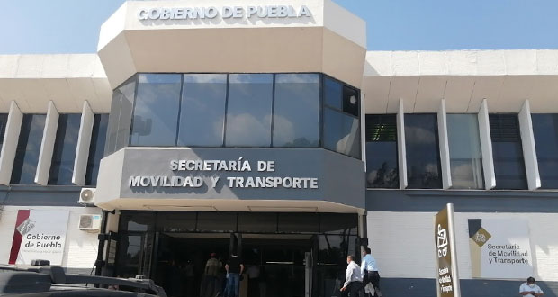 Pese a reinstalación, Secretaría de Movilidad no paga nómina a empleada, acusan