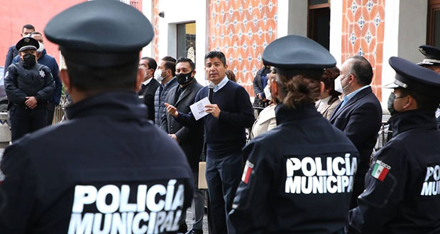 Restaurantes de Canirac dan café gratis y descuentos a policías: Comuna