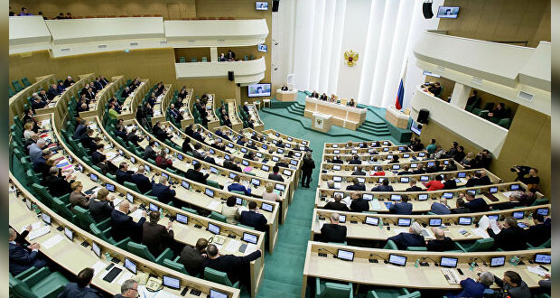 Senado ruso autoriza enviar tropas a Ucrania; EU acusa invasión