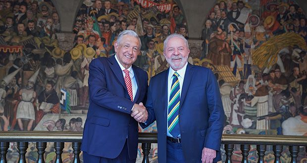 AMLO se reúne 4 horas con Lula, quien busca presidencia de Brasil