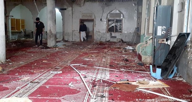 Atentado en mezquita de Pakistán deja 56 muertos y 200 heridos