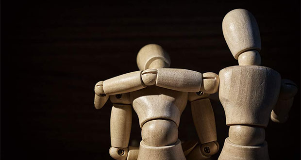 Falta prevención en propuesta para castigar por incitar al suicidio: académico