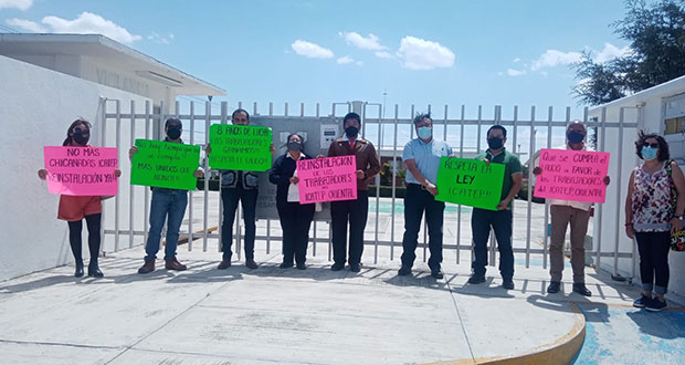 Niegan reinstalación a dos empleados del Icatep en Texmelucan y Oriental