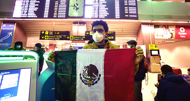 Poblanos evacuados de Ucrania ya vienen de regreso: Segob