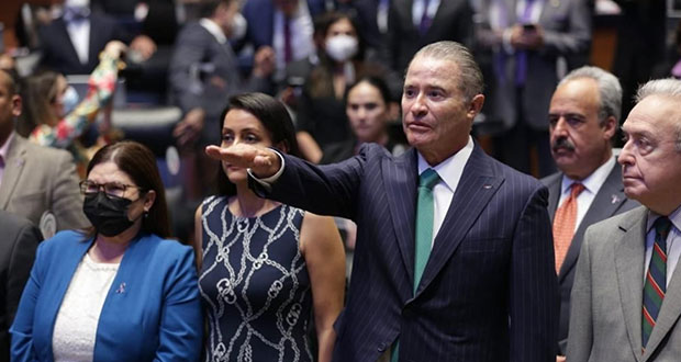 Quirino Ordaz rinde protesta como embajador en España; PRI calla