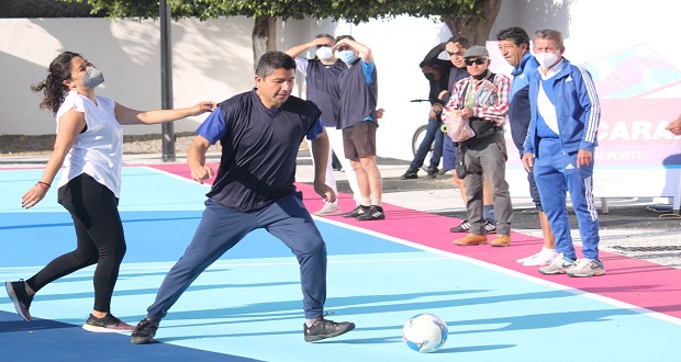 Rivera entrega cancha La María; tendrá cámaras e internet