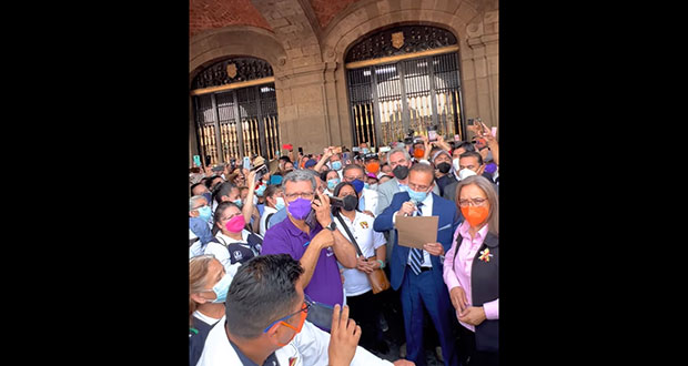 Trabajadores de salud de CDMX exigen destituir a director por carencias