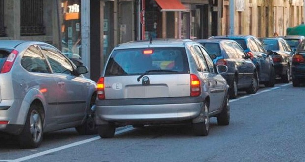 Pasarse altos y estacionarse en doble fila, infracciones más comunes en Puebla