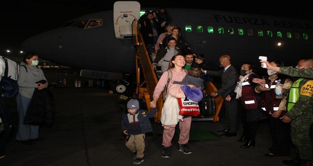 Arriba segundo avión con mexicanos evacuados de Ucrania