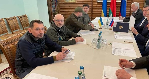 A 1 mes del conflicto en Ucrania, sanciones y nulos acuerdos frenan paz