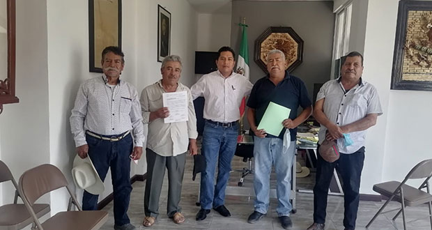 Antorcha entrega pliego petitorio en Huehuetlán El Grande