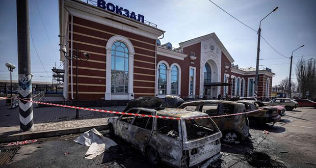 Ataque a estación de trenes en Donetsk, Ucrania, deja 35 muertos
