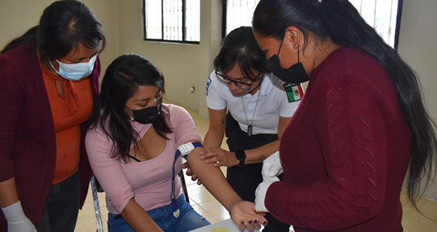 Ayuntamiento de Ocoyucan capacita a personal médico de comunidades