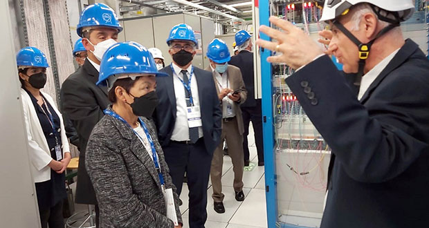 En Suiza, Lilia Cedillo visita a investigadores de BUAP