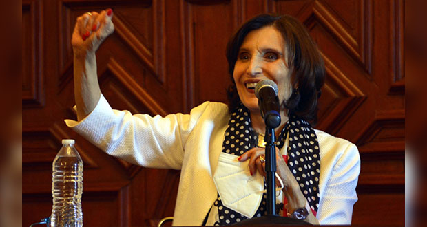 Escritores regalamos mundos al lector: Mastretta en Fenali 