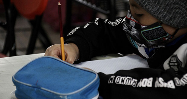 Gobierno estatal entregará uniformes y calzado, pero no útiles escolares