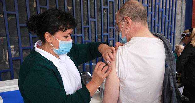 IMSS supervisa aplicación de vacunas contra Covid en UNAM