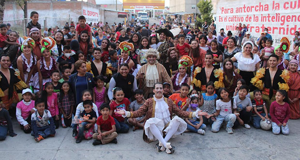 Lleva Antorcha obra teatral de Molière a colonia al norte de Puebla