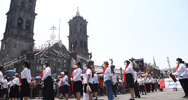 Mujer muere por infarto en Puebla durante procesión de Viernes Santo