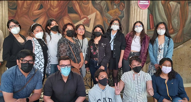Alumnas de la BUAP ganan oro en Olimpiada Nacional de Filosofía