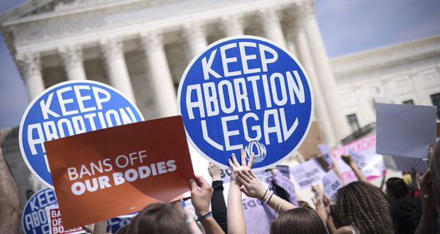 Corte de EU confirma intenciones de revocar derecho al aborto