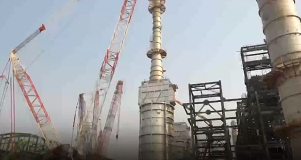 En Dos Bocas, instalan chimenea en módulos de planta hidrotratadora