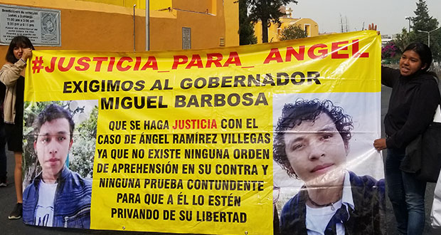 Exigen libertad de joven detenido en Puebla capital; familia alega inocencia