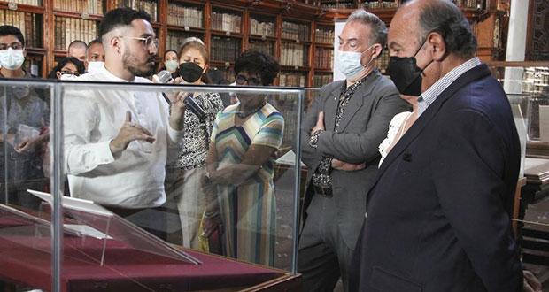 Expone Cultura obra de José de Nava en la Biblioteca Palafoxiana