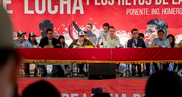 Fnerrr cumple 23 años; celebran con conferencia