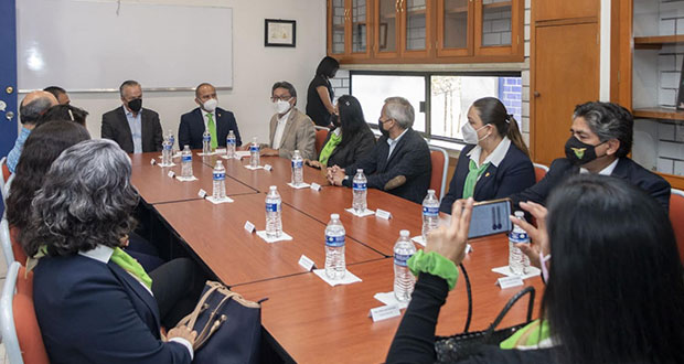Ibero Puebla y el BINE acuerdan poner bibliotecas para futuros docentes