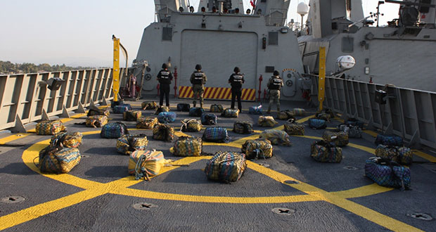 Marina asegura 1,954 kilos de cocaína y 2 barcos en Lázaro Cárdenas