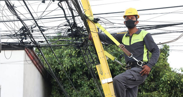Ordenan 20 mil metros de cableado aéreo en CH de Puebla