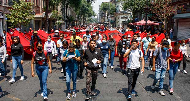A 100 años, Normales Rurales exigen presupuesto; AMLO plantea federalizar