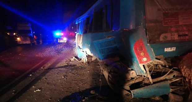 Accidente en autopista de Jalisco deja 14 muertos y 20 heridos