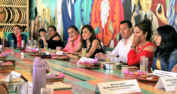 Alcalá se reúne con alcaldesas; prevención del delito, tema abordado