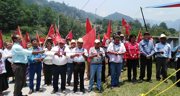Antorcha inaugura ampliación de red eléctrica en Zacatlán