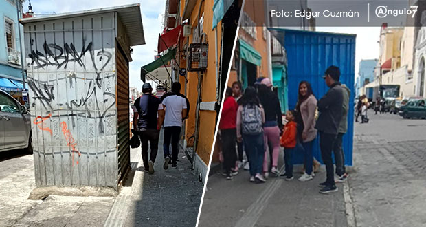 Colocan caseta en banqueta de CH de Puebla; obstruye guía podotáctil