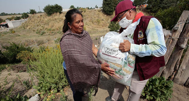 Coneval reconoce programas de Puebla en alimentos y educación  