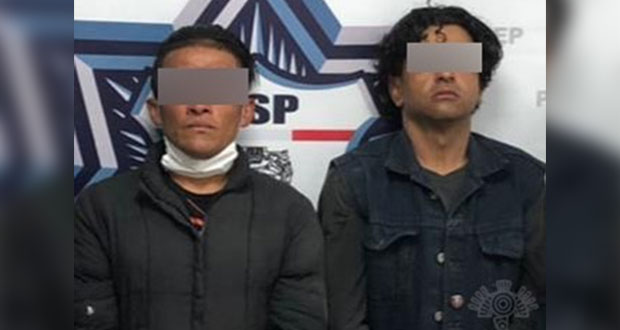 Detienen a dos personas en posesión de 100 dosis de droga