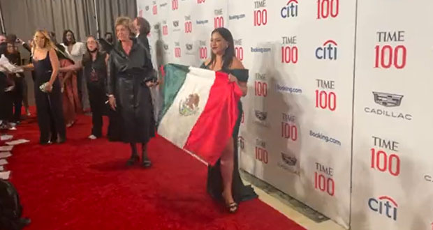 Poblana Olimpia Coral acude a evento de 100 personas más influyentes