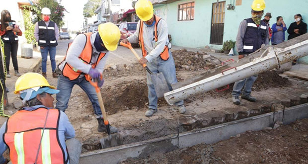 Rehabilitación de calle en colonia Guadalupe Caleras, al 93%