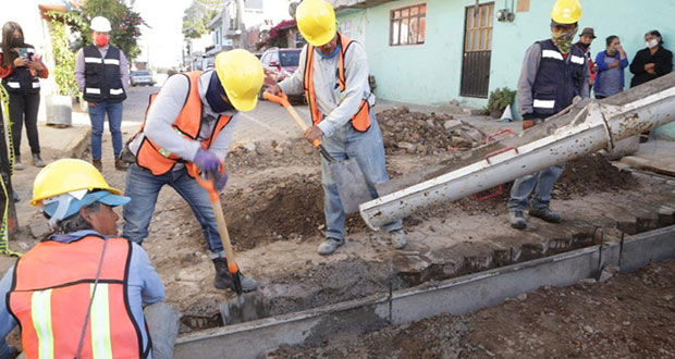 Rehabilitación de calle en colonia Guadalupe Caleras, al 93%
