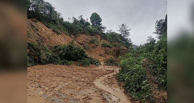 Reportan dos muertos tras deslave de cerro en Eloxochitlán