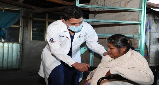 Suman 4 mil consultas médicas gratis a domicilio en Puebla capital: Comuna