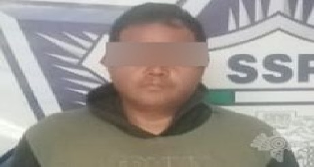 Policía detiene a hombre en posesión de huachicol