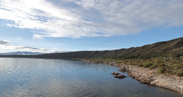 Suspenden evento en laguna de Alchichica que atenta contra su protección