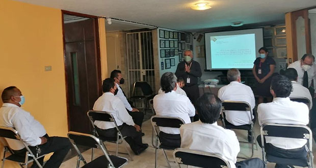 60 taxistas reciben capacitación contra violencia y acoso